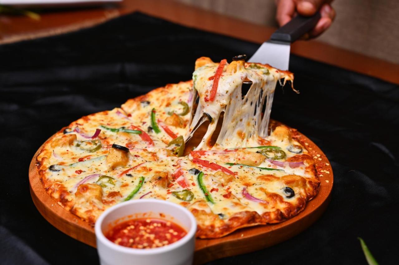 Circle Club Faisalabad酒店 外观 照片