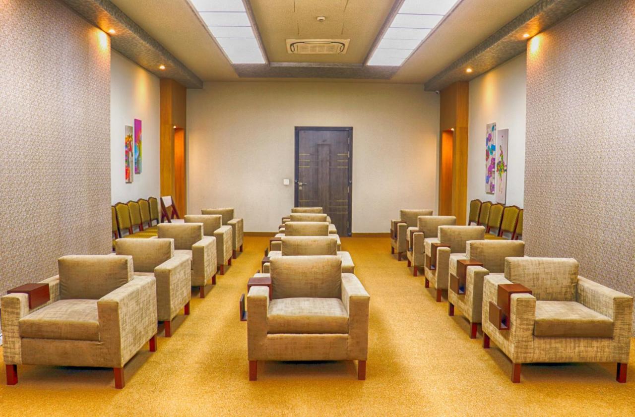 Circle Club Faisalabad酒店 外观 照片