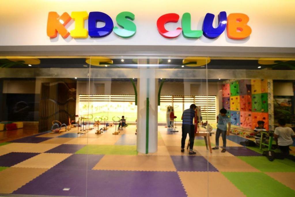 Circle Club Faisalabad酒店 外观 照片