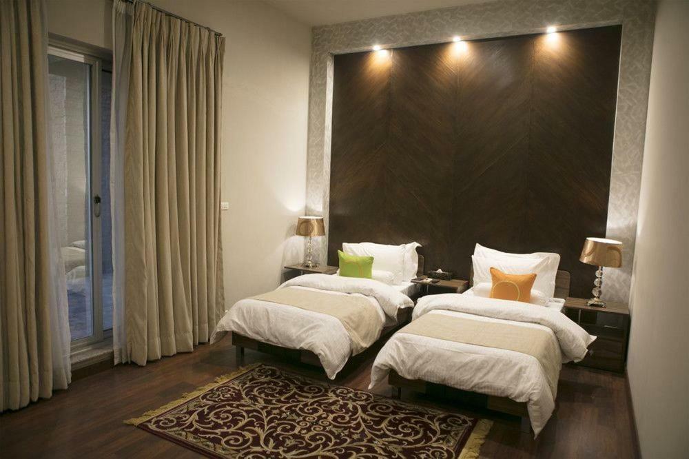 Circle Club Faisalabad酒店 外观 照片