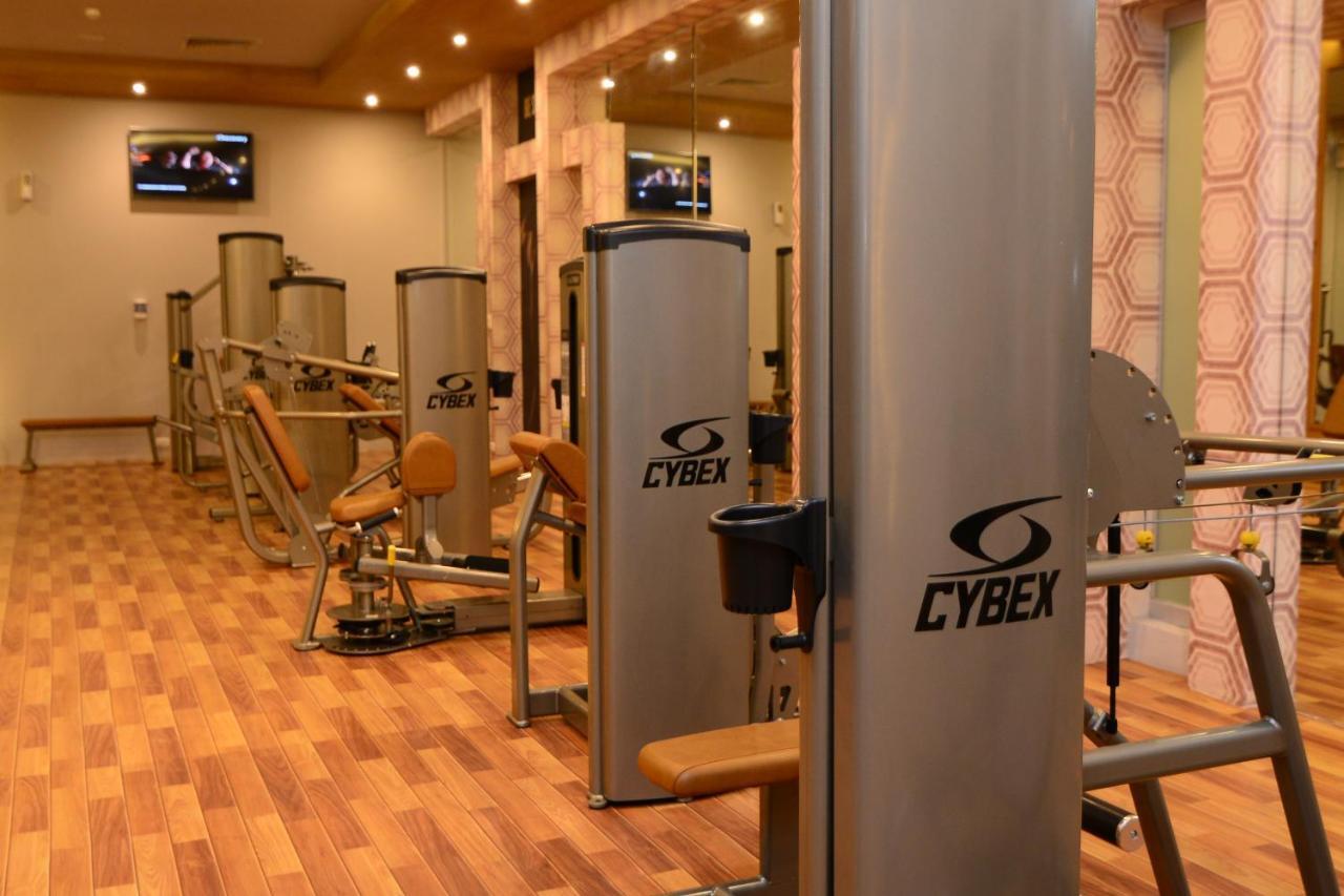 Circle Club Faisalabad酒店 外观 照片